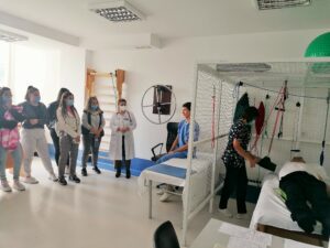 Ученици от СУ „Нешо Бончев“ посетиха „Уни Хоспитал“