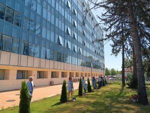 8 дръвчета посади екипът на МБАЛ „Уни Хоспитал“ по повод 8-та годишнина от откриването на болницата